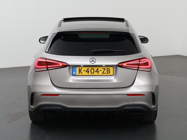 Mercedes-Benz A-KLASSE 180 Business Solution AMG | Panoramadak | Night | Stoelverwarming | Sfeerverlichting | Achteruitrijcamera |