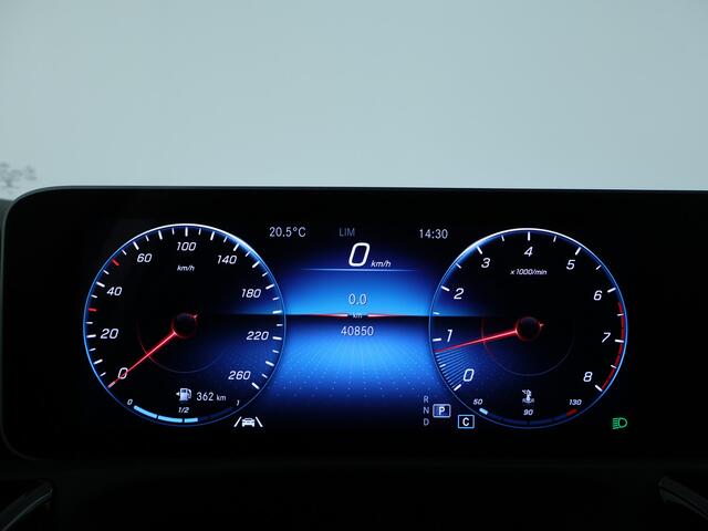 Mercedes-Benz A-KLASSE 200 Business Solution AMG Night Upgrade AMG Styling | Panoramadak | Night Pakket
