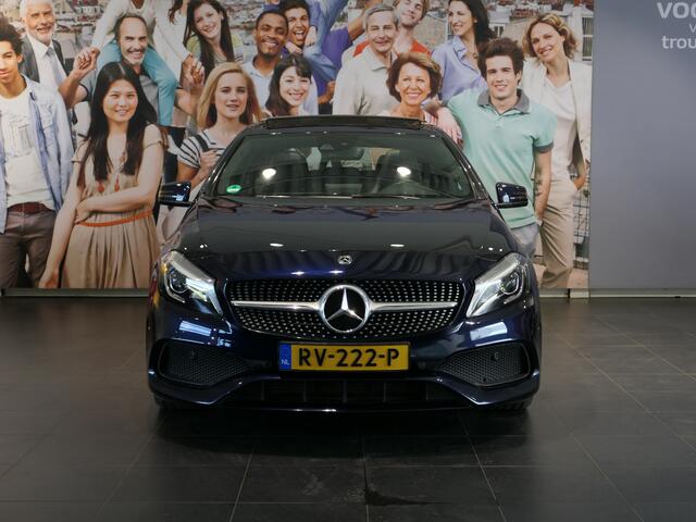 Mercedes-Benz A-KLASSE 180 Ambition - *AMG-LINE!* *Afneembare trekhaak & Panoramadak!* - Stuurverwarming, 18" LMV