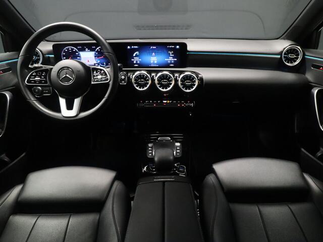 Mercedes-Benz A-KLASSE 180 Business Solution Luxury Line [CAMERA, APPLE CARPLAY, ANDROID, VOL LEDER, STOELVERWARMING, CRUISE, CLIMATE, NIEUWSTAAT]