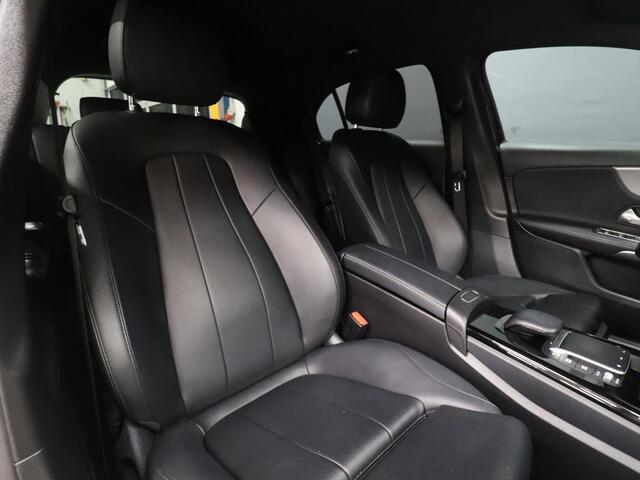 Mercedes-Benz A-KLASSE 180 Business Solution Luxury Line [CAMERA, APPLE CARPLAY, ANDROID, VOL LEDER, STOELVERWARMING, CRUISE, CLIMATE, NIEUWSTAAT]
