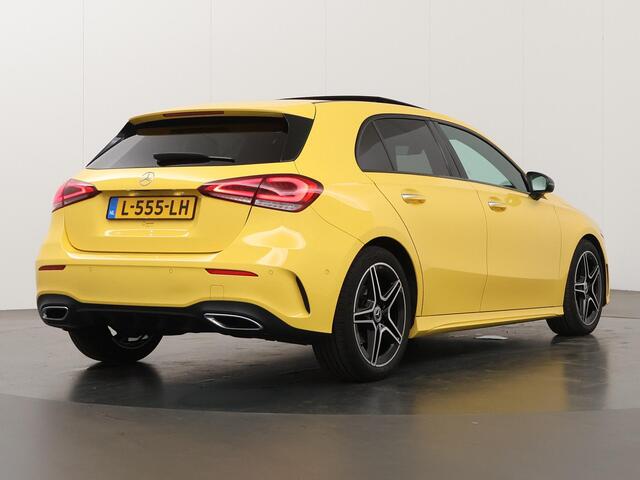 Mercedes-Benz A-KLASSE 180 Business Solution AMG | Night | Multibeam | Panoramadak | Widescreen | Sfeerverlichting |