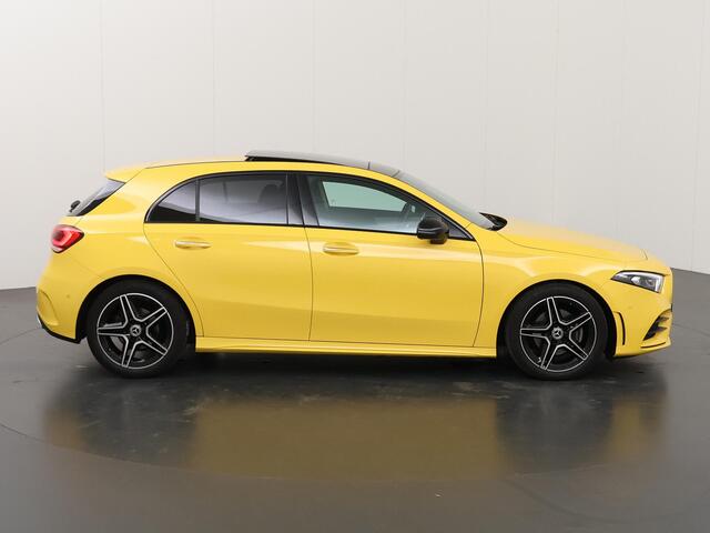 Mercedes-Benz A-KLASSE 180 Business Solution AMG | Night | Multibeam | Panoramadak | Widescreen | Sfeerverlichting |