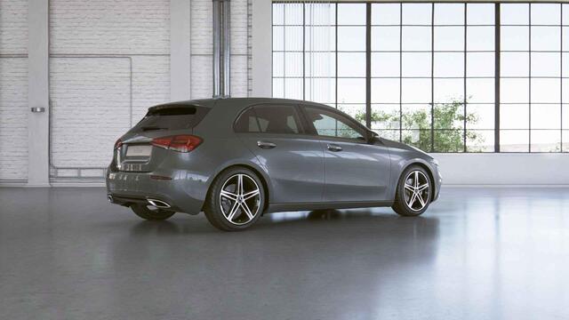 Mercedes-Benz A-KLASSE 200 Launch Edition Premium | Panoramadak | Night | Achteruitrijcamera | Widescreen | Sfeerverlichting |