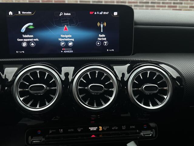 Mercedes-Benz A-KLASSE 180 AMG Line Head Stoelverwarming Camera Stoelvrwm