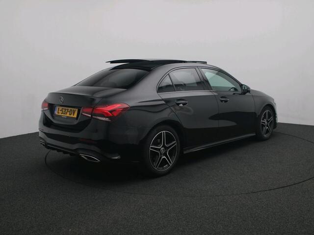 Mercedes-Benz A-KLASSE 180 Business Solution AMG AMG Line | Night Pakket | Panorama Schuif-Kanteldak | Sfeerverlichting. Inclusief 24 maanden Mercedes-Benz Certified garantie voor Europa.