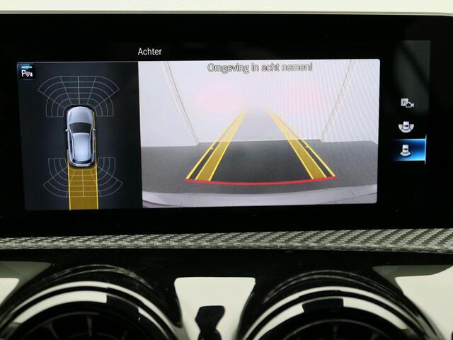 Mercedes-Benz A-KLASSE 160 Business Solution Achteruitrijcamera | Ledkoplampen | Spiegelpakket | Stoelverwarming voor. Inclusief 24 maanden Mercedes-Benz Certified garantie voor Europa.