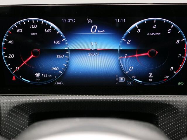 Mercedes-Benz A-KLASSE 180 Business Solution Luxury Sfeerverlichting | Stoelverwarming voor | Spiegelpakket | Achteruitrijcamera. Inclusief 24 maanden Mercedes-Benz Certified garantie voor Europa.