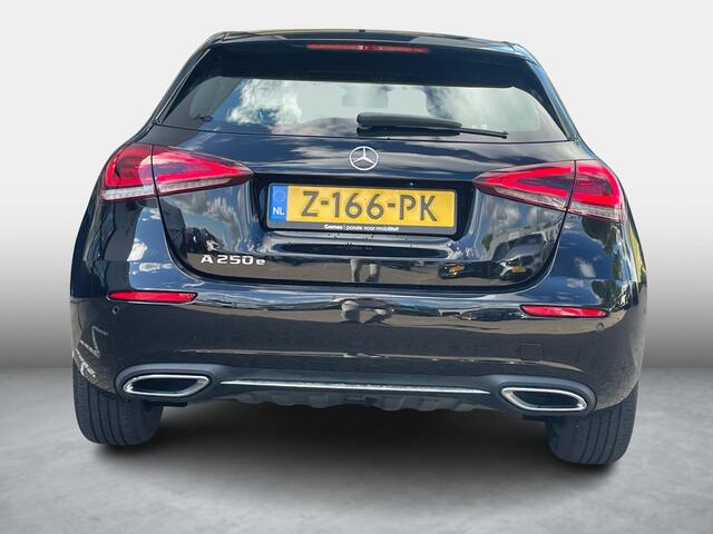 Mercedes-Benz A-KLASSE 250 e Luxury Line