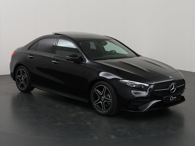 Mercedes-Benz A-KLASSE Limousine 180 Star Edition AMG NIGHT | Panoramadak | Sfeerverlichting | Achteruitrijcamera | Apple Carplay | MultiBeam LED |