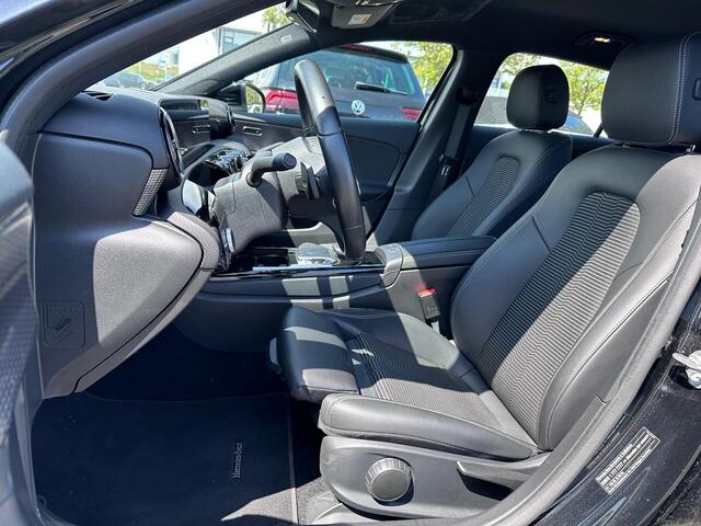 Mercedes-Benz A-KLASSE 200 Automaat | Widescreen | Stoelverwarming | Sportstoelen | Camera