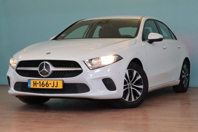 Mercedes-Benz A-KLASSE 180 Business Solution Automaat | NAVI | CLIMA | CAMERA + PDC | CRUISE | LMV |