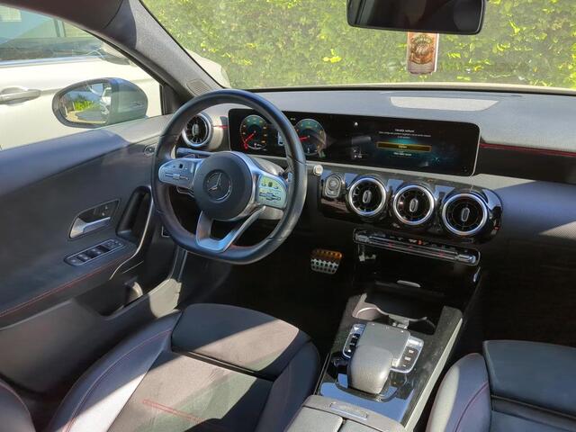 Mercedes-Benz A-KLASSE 200 Business Solution AMG NL-AUTO | PANO | AMG PAKKET