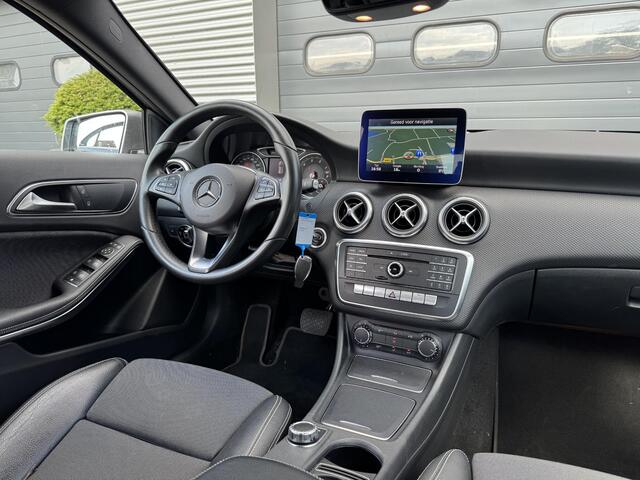 Mercedes-Benz A-KLASSE 180 Sport | Camera | Navigatie | Lichtmetalen Velgen | Cruise Control | LED |
