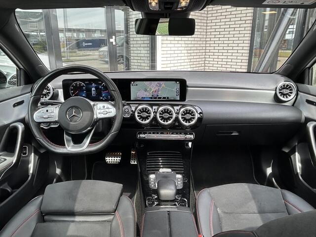 Mercedes-Benz A-KLASSE 180 AMG | Panoramadak | Night Pakket