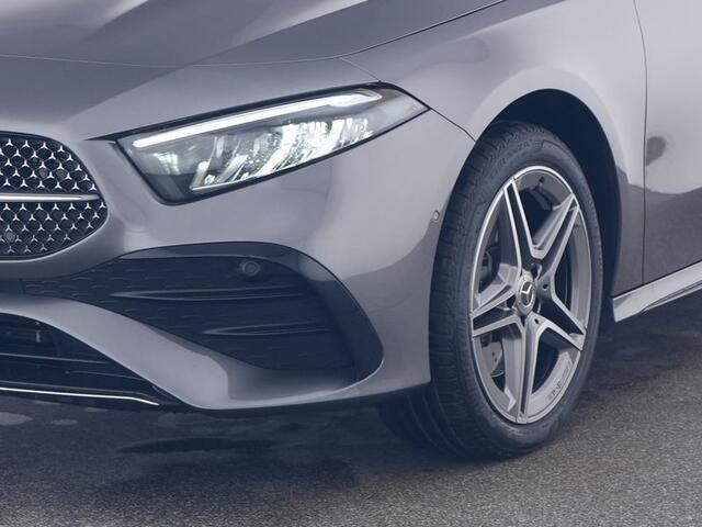 Mercedes-Benz A-KLASSE 250 e AMG Line AMG Line | Panorama Schuif-Kanteldak | Sfeerverlichting | Achteruitrijcamera | Dodehoekassistent. Inclusief 24 maanden Mercedes-Benz Certified garantie voor Europa.