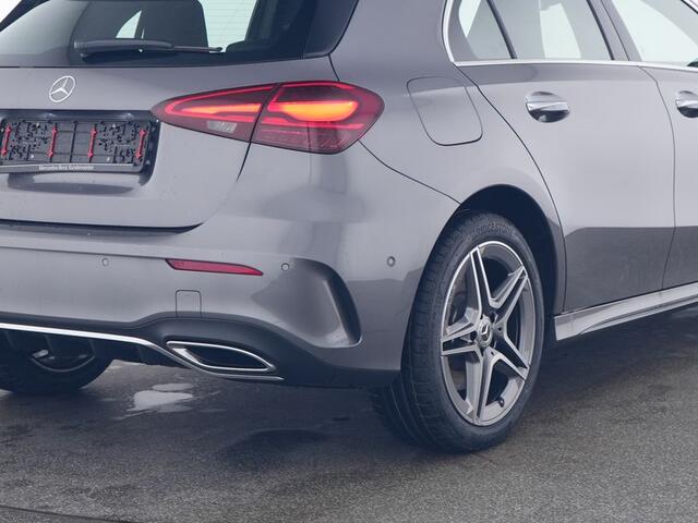 Mercedes-Benz A-KLASSE 250 e AMG Line AMG Line | Panorama Schuif-Kanteldak | Sfeerverlichting | Achteruitrijcamera | Dodehoekassistent. Inclusief 24 maanden Mercedes-Benz Certified garantie voor Europa.
