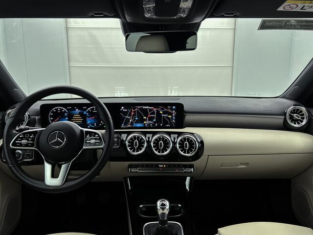Mercedes-Benz A-KLASSE 160 Advantage % spaaks lichtmetalen velgen | MBUX wide screen | Navigatie | Parking support met camera achter | Inclusief 24 maanden Mercedes-Benz Certified garantie voor Europa.