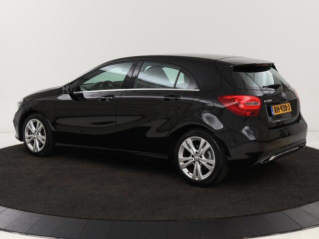 Mercedes-Benz A-KLASSE 180 Urban | Stoelverwarming | Navigatie | Sportstoelen | Half leder | Cruise control | Park Assist | Airco | Bluetooth