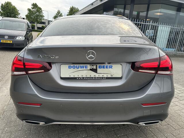 Mercedes-Benz A-KLASSE 250 e AMG Line Trekhaak | Distronic | 360-Camera | LED | Carplay