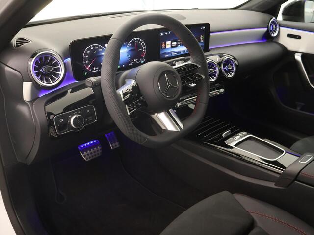 Mercedes-Benz A-KLASSE 250 e Business Solution AMG | Night Pakket | 360* Camera | Panoramadak | Dode hoek