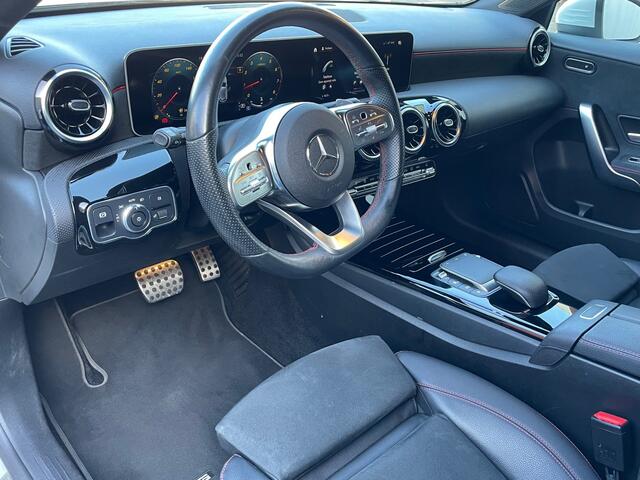 Mercedes-Benz A-KLASSE 180 Business Solution AMG