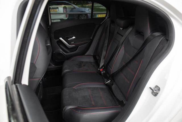 Mercedes-Benz A-KLASSE 200 AMG Line , Pano dak, Sfeerverlichting, Nightpakket,