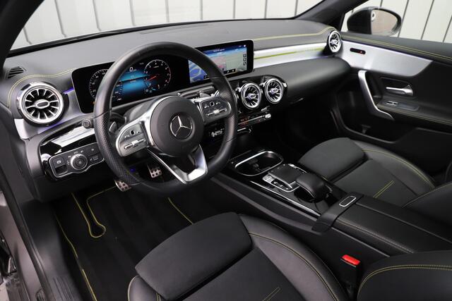 Mercedes-Benz A-KLASSE 200 AMG Edition 1 | 163PK | Sfeerverlichting | Led | Widescreen | Stoelverwarming | Pdc | Cruise-control | 2018.