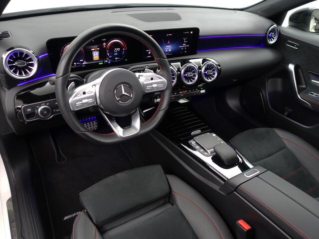 Mercedes-Benz A-KLASSE 250 e AMG Night Edition Aut- Panoramadak, Sfeerverlichting, Carplay, Android Auto, Xenon Led, Elek Trekhaak