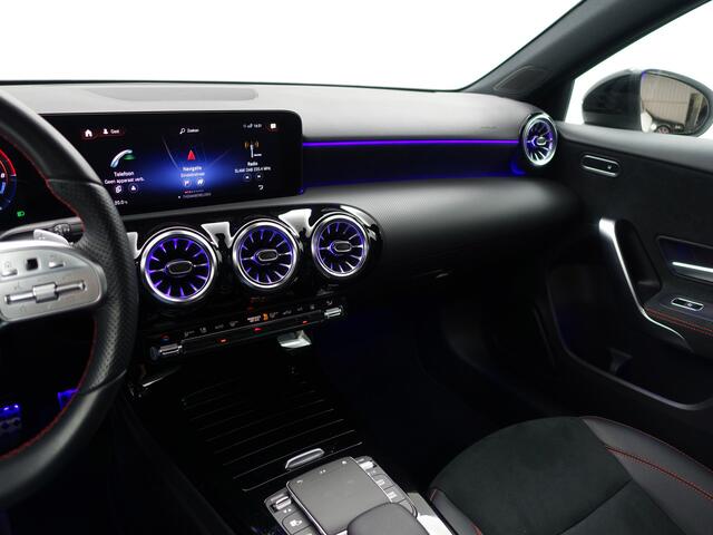 Mercedes-Benz A-KLASSE 250 e AMG Night Edition Aut- Panoramadak, Sfeerverlichting, Carplay, Android Auto, Xenon Led, Elek Trekhaak