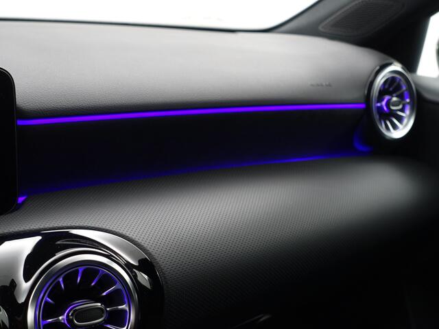 Mercedes-Benz A-KLASSE 250 e AMG Night Edition Aut- Panoramadak, Sfeerverlichting, Carplay, Android Auto, Xenon Led, Elek Trekhaak