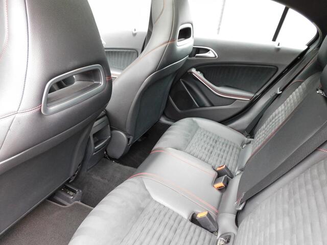 Mercedes-Benz A-KLASSE 180 Prestige PANODAK! FULLMAP NAVI! CRUISE! AIRCO! LM VELGEN!
