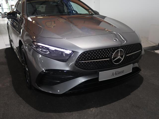 Mercedes-Benz A-KLASSE 250e Business Solution AMG | Dodehoekassistent | Panoramaschuifdak | 360°-camera | 19 inch AMG-velgen