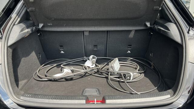 Mercedes-Benz A-KLASSE 250 e Premium | Pano | Sfeer | Leer | Navi