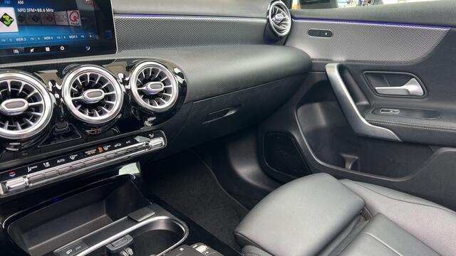 Mercedes-Benz A-KLASSE 250 e Premium | Pano | Sfeer | Leer | Navi