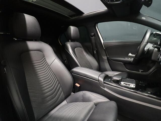Mercedes-Benz A-KLASSE 200 Launch Edition [SCHUIFKANTELDAK, CAMERA, SPORTSTOELEN, STOELVERWARMING, FLIPPERS, CRUISE, NIEUWSTAAT]