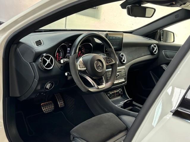 Mercedes-Benz A-KLASSE 180 Sport Edition | White Art | Panoramadak | Apple Carplay | NL auto | Dealer onderhouden |