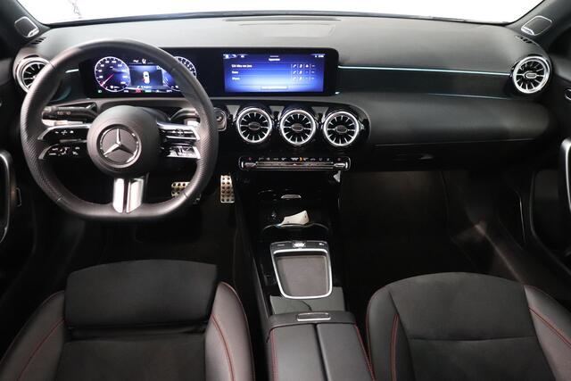 Mercedes-Benz A-KLASSE 250 e AMG Line | Camera | Burmester audio | LED Matrix | Navigatie | AppleCarplay AndroidAuto |