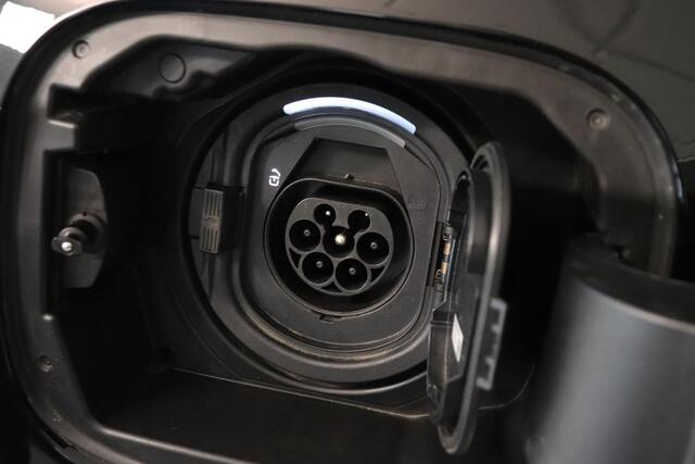 Mercedes-Benz A-KLASSE 250 e AMG Line | Camera | Burmester audio | LED Matrix | Navigatie | AppleCarplay AndroidAuto |