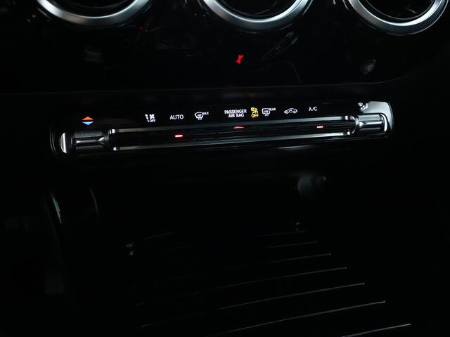 Mercedes-Benz A-KLASSE 180 Business Solution | Achteruitrijcamera | Navigatie | Stoelverwarming | Cruisecontrol | Inclusief 24 maanden MB Certified garantie voor Europa.