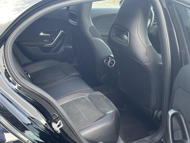 Mercedes-Benz A-KLASSE 180 AMG line | Night | Panoramadak |