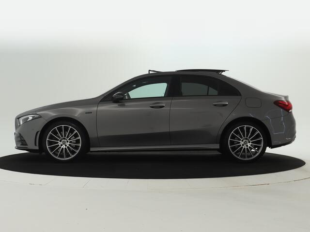 Mercedes-Benz A-KLASSE 250 e Premium Plug-In Hybride | Panoramadak | 360° camera | Distronic | Leder | Sfeerverlichting | Inclusief 24 maanden MB Certified garantie voor Europa.