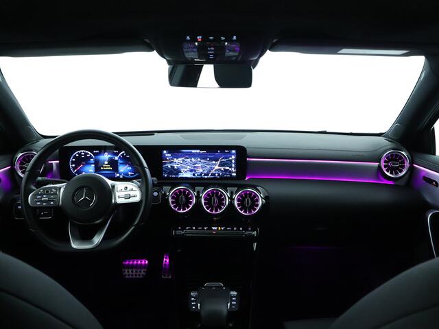 Mercedes-Benz A-KLASSE 250 e Premium Plug-In Hybride | Panoramadak | 360° camera | Distronic | Leder | Sfeerverlichting | Inclusief 24 maanden MB Certified garantie voor Europa.