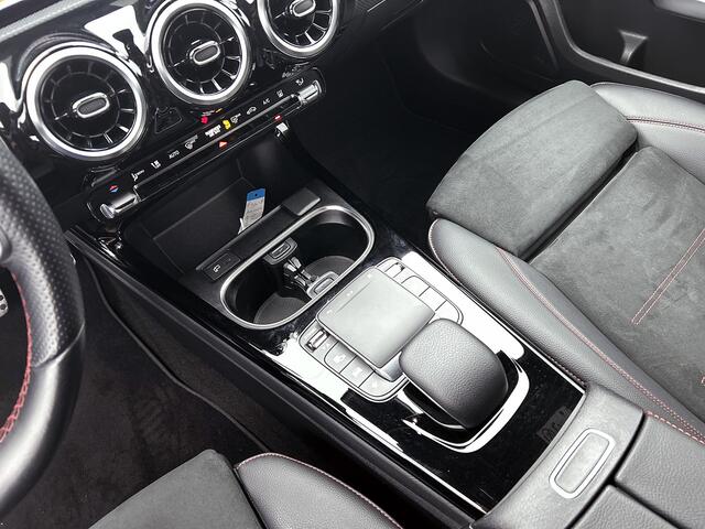Mercedes-Benz A-KLASSE 250 e Premium BTW, AMG line, keyless, Night