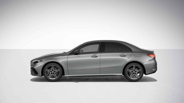 Mercedes-Benz A-KLASSE 180 Star Edition AMG Line LIMITED | Night | Achteruitrijcamera | Dodehoekassistent |