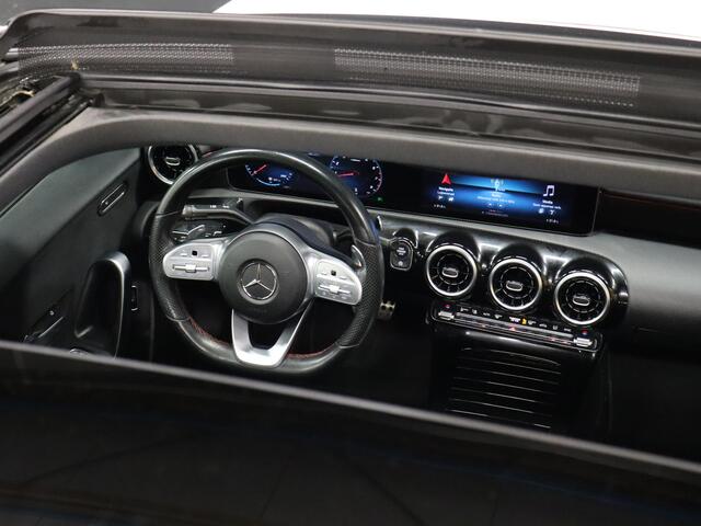 Mercedes-Benz A-KLASSE 180 AMG Sport [SCHUIFKANTELDAK, APPLE CARPLAY, ANDROID, HALF LEDER, CAMERA, STOELVERWARMING, PDC V+A, CRUISE, NIEUWSTAAT]