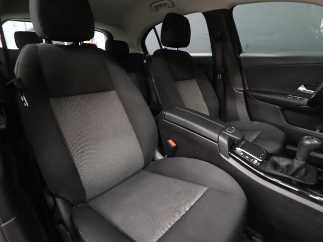 Mercedes-Benz A-KLASSE 160 Business Solution [DIGITAL DASHBOARD, APPLE CARPLAY, ANDROID, CAMERA, PDC V+A, STOELVERWARMING, CRUISE, NIEUWSTAAT]