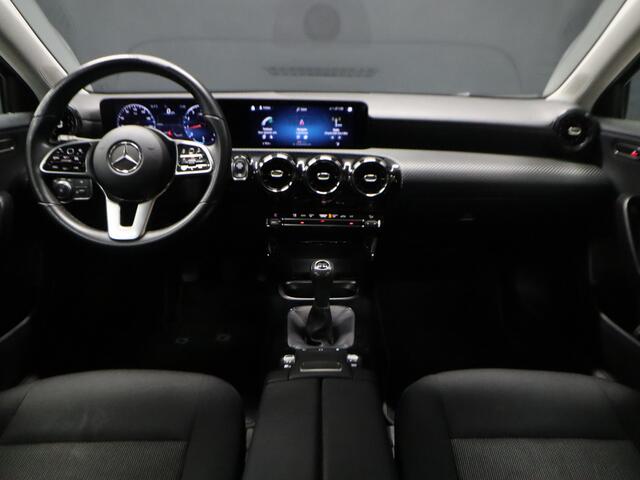 Mercedes-Benz A-KLASSE 160 Business Solution [DIGITAL DASHBOARD, APPLE CARPLAY, ANDROID, CAMERA, PDC V+A, STOELVERWARMING, CRUISE, NIEUWSTAAT]