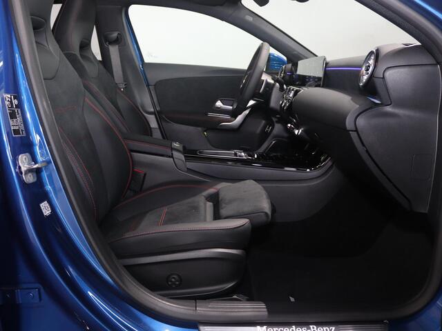 Mercedes-Benz A-KLASSE 250 e Star Edition AMG Line LIMITED | AMG Line Plus | | Panoramaschuifdak | Head-up display | Multibeam LED | Elektrisch voorstoelen met geheugen |