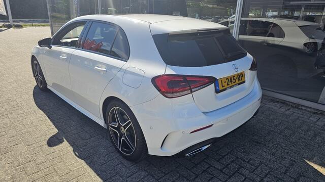 Mercedes-Benz A-KLASSE 180 Bns Solution AMG